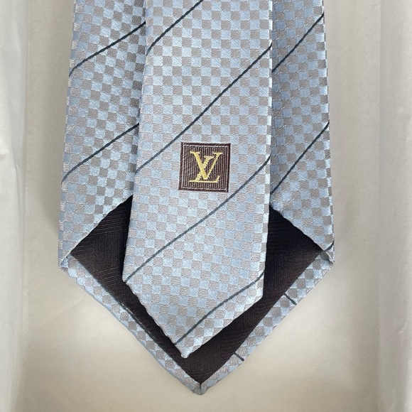 LOUIS VUITTON Silk Tie. Light blue. New with tag. - Picture 5 of 8